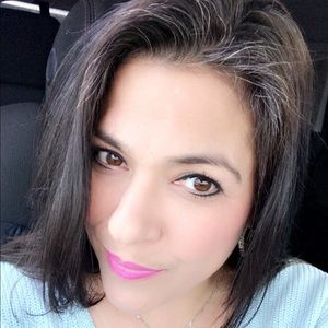 Meet your Posher, Elena